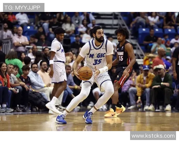 魔术主帅高度评价25号新秀小理查德森的比赛智商与求知欲 魔术主帅高度评价25号新秀小理查德森的比赛智商与求知欲