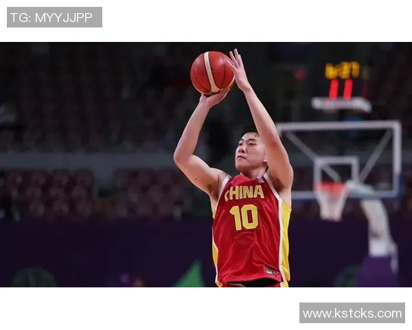 新赛季NCAA备战热潮王俊杰在旧金山大学球馆全力训练展现拼搏精神