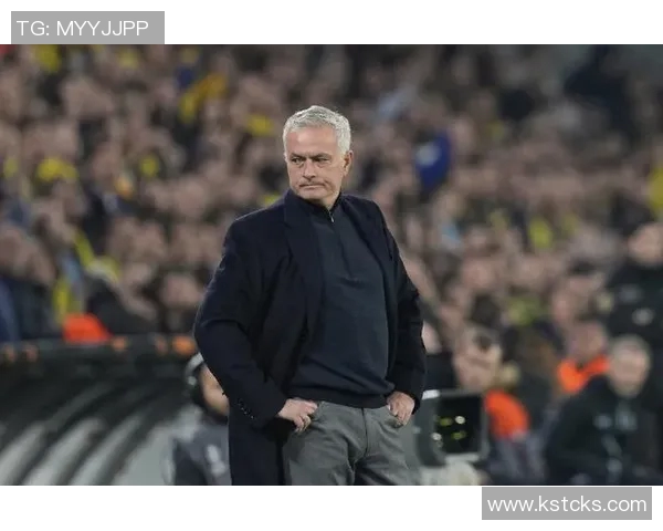 穆里尼奥执教生涯中的意外转折本菲卡前锋本欲加盟却转投费内巴切