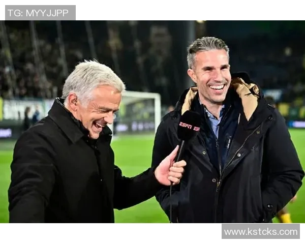 范佩西以教练身份为儿子首秀做决定表达期待与责任感