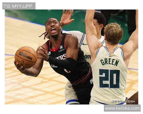 兰德尔高效发挥30分钟砍下26分9板5助助球队取得胜利