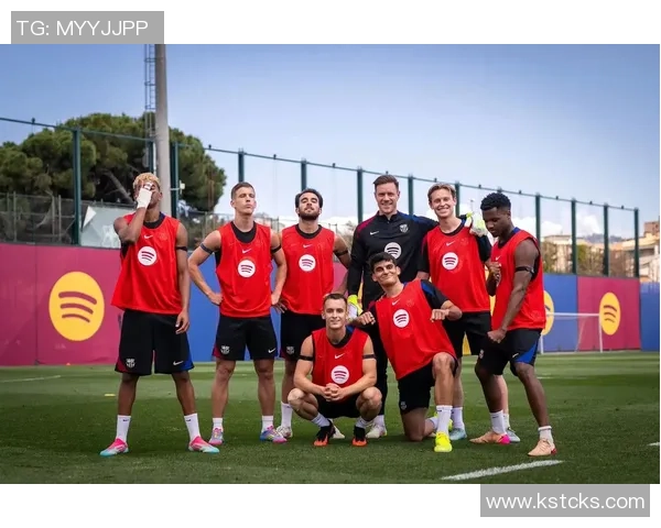 亚马尔德比战前一天积极训练奥尔莫恢复状态随队合练 亚马尔德比战前一天积极训练奥尔莫恢复状态随队合练