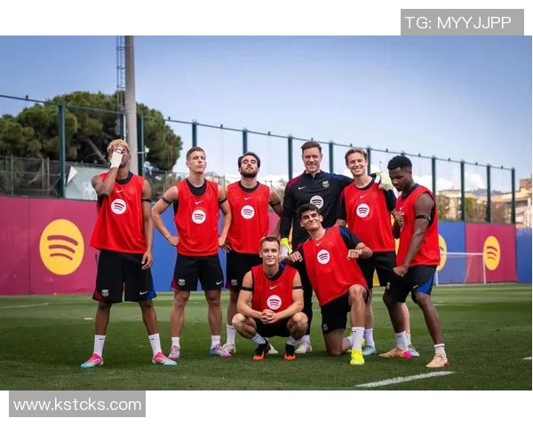 亚马尔德比战前一天积极训练奥尔莫恢复状态随队合练