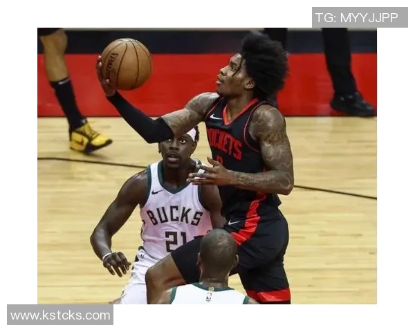 小凯文波特半场表现出色11投8中斩获17分精彩拉杆上篮引发全场欢呼