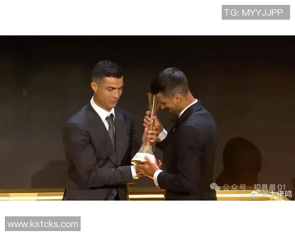 前利雅得胜利主帅卡斯特罗加盟格雷米奥C罗在评论区送上祝贺