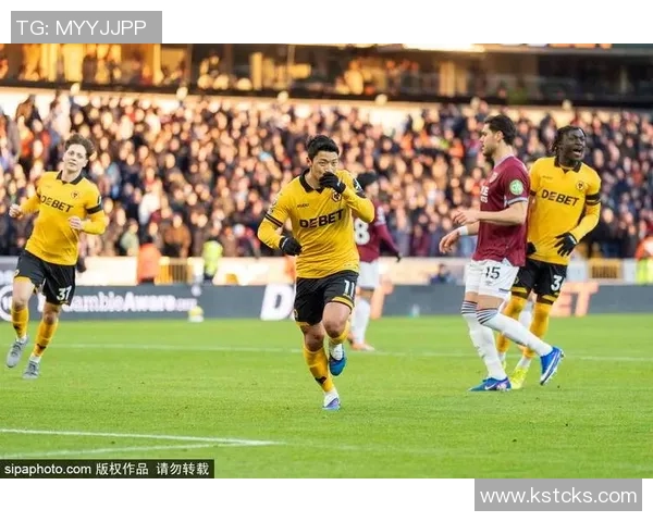 带刺白玫瑰崛起利兹联六轮不败斩红军蓝军下轮迎战曼联 带刺白玫瑰崛起利兹联六轮不败斩红军蓝军下轮迎战曼联