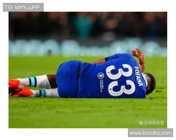 爱德华兹表现平平半场仅得9分3板2助正负值惨淡11