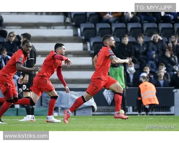 姆巴佩如风般迅捷连过数人一条龙破门展现超凡实力